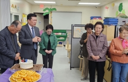2025년 5월 4일 이만일 권사님 생신 축하 모습