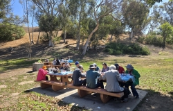 2025년 10월 12일 가을 야외 소풍-식사 모습