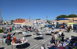 2026년 2월 28일 가라지 세일 모습