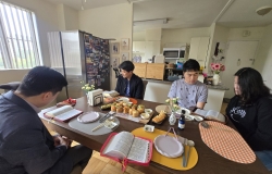 2025년 4월 30일 신용환 형제님댁 심방 모습