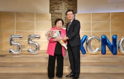 2025년 11월 2일 창립 55주년 예배-공로패 증정/홍화녕 권사