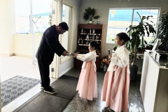 2026년 2월 15일 설날 예배전 풍경-안내팀