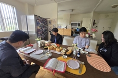2025년 4월 30일 신용환 형제님댁 심방 모습